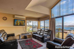 Dromaius 6, 3 bedroom, fantasic views